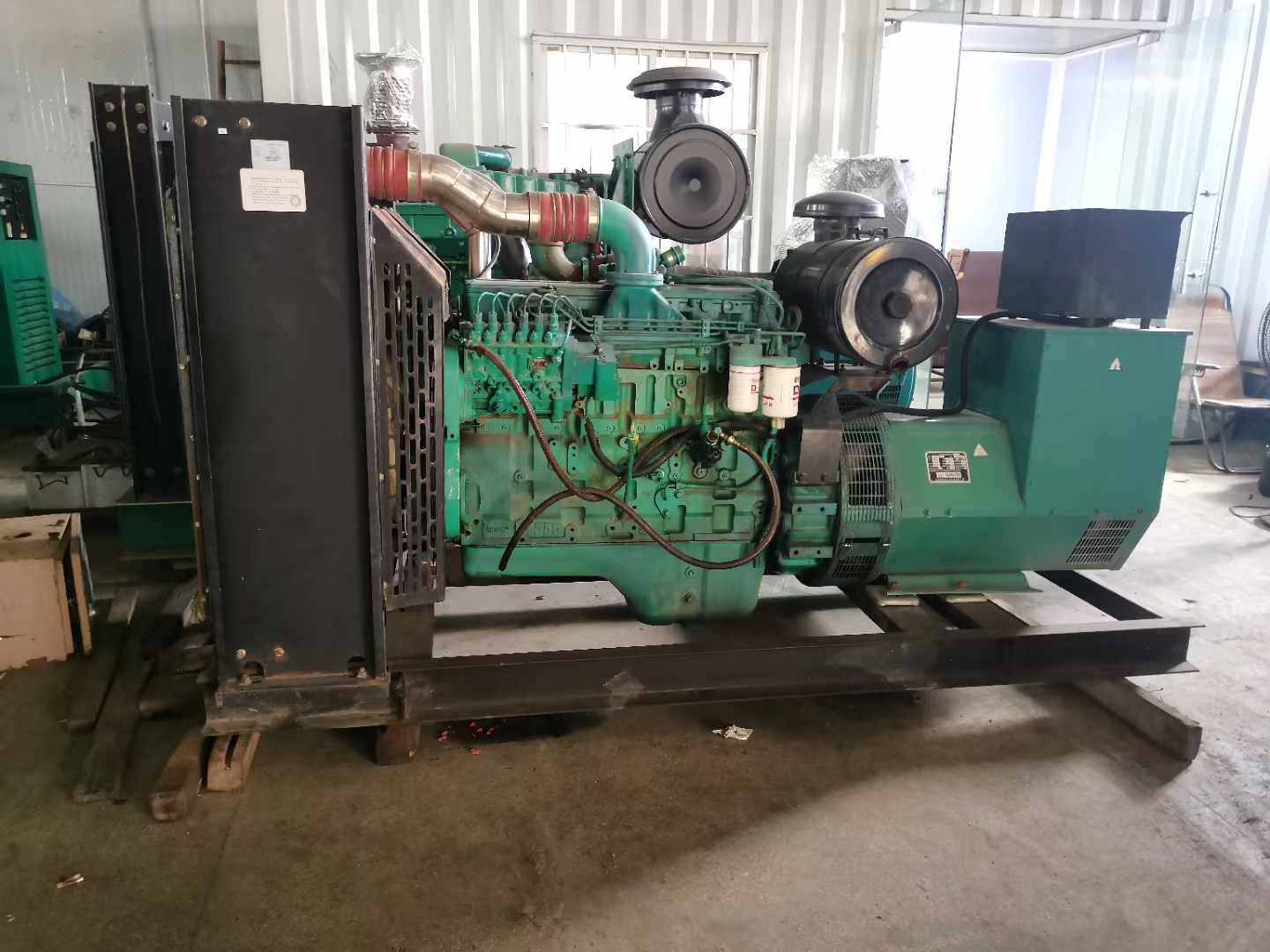 江都发电机租赁如何确定电缆的承载电流是否在安全范围内？