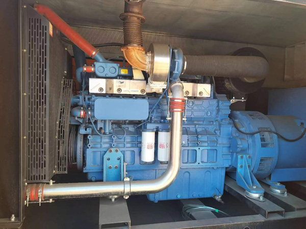 江都柴油发电机组一般有几种电压输出？